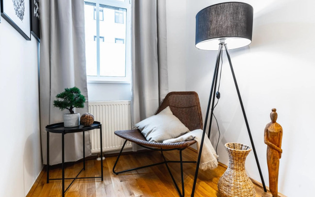 Precious apartment in calm district area