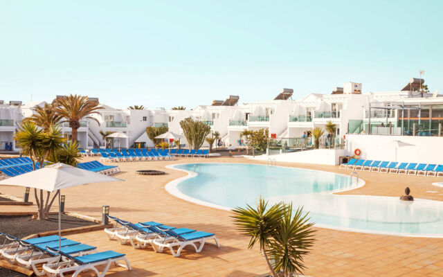 Plaza Palmeras Hotel