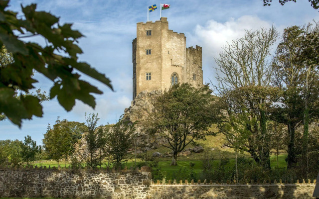 Roch Castle Hotel