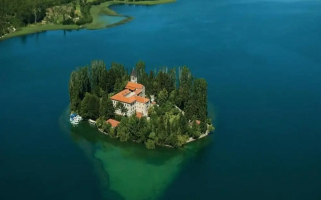 Charming Park View Room With Breakfast Included