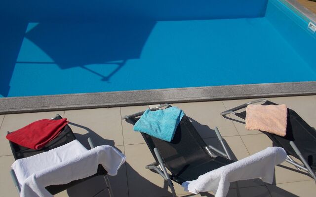 Apartment Markle - swimming pool and sunbeds A3 Banjol, Island Rab