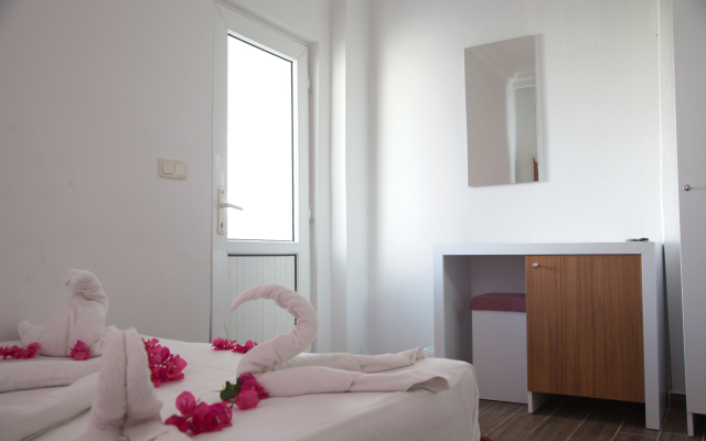 Nergos Side Hotel