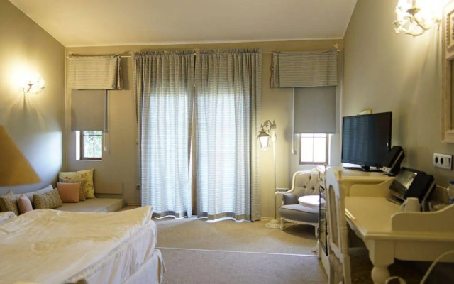 Village Park Resort & Spa