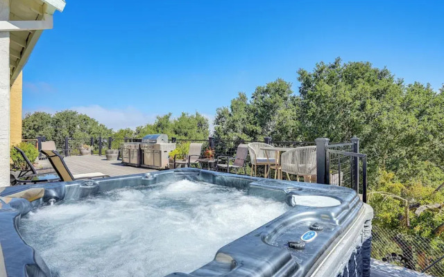 Vallejo Home w/ Spacious Deck, Hot Tub & Views