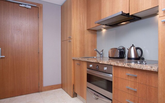 QV Spacious City Apartment - 737