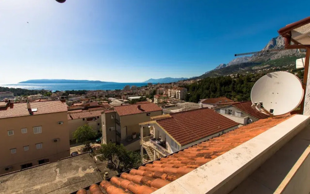 Prgo - Spacious With View & Parking - A3 3. kat