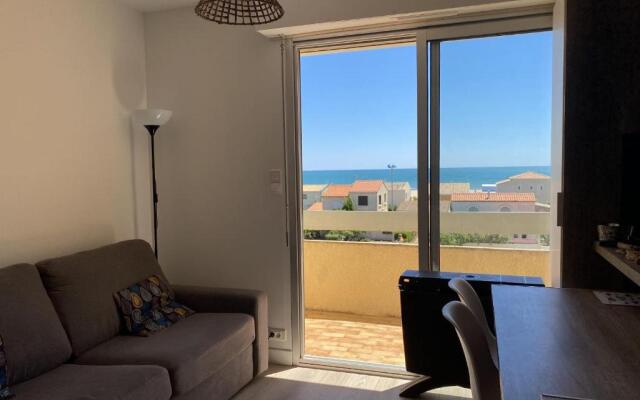 Nice 26m Near The Beach With Sea View!