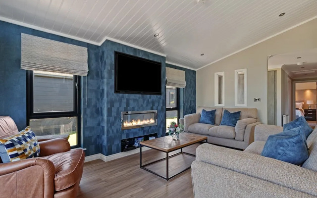 Dewin Bach - Luxury Lodge Hot Tub Close to Beach