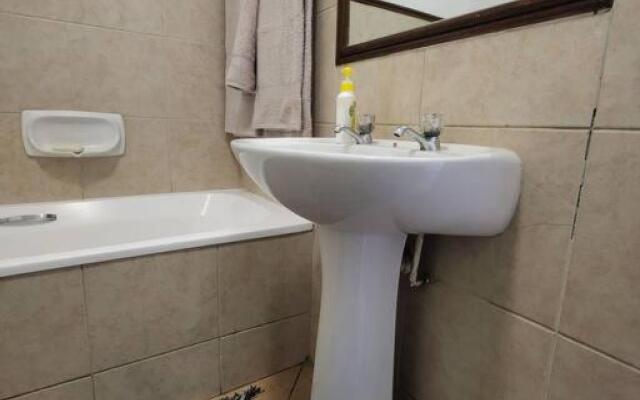 Elegant 2 bed apartment next to Gautrain Centurion
