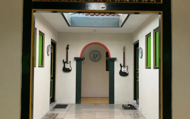 Sonosewu Guesthouse Syariah