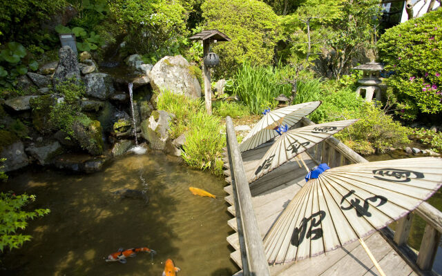 Beppu Onsen Beppu Showaen