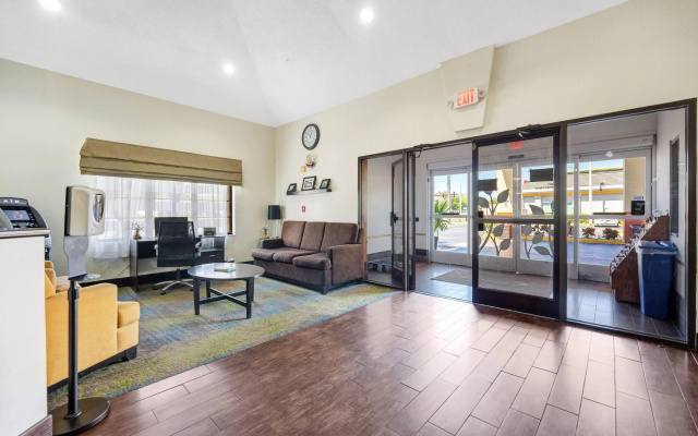 Wingate by Wyndham Leesburg Florida