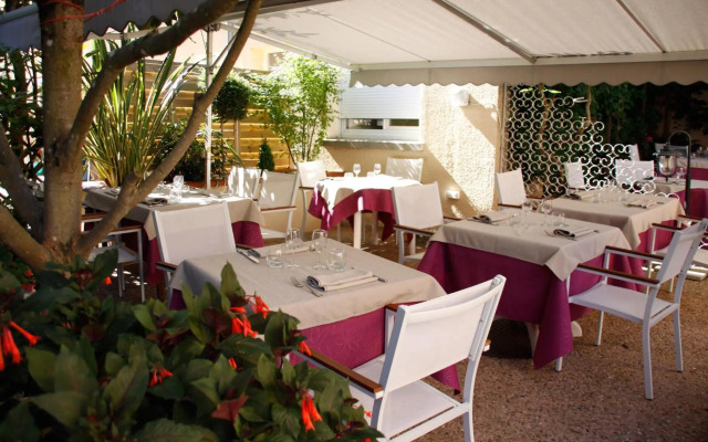 Logis Hôtels - Chez Terrassier - Hôtel et Restaurant