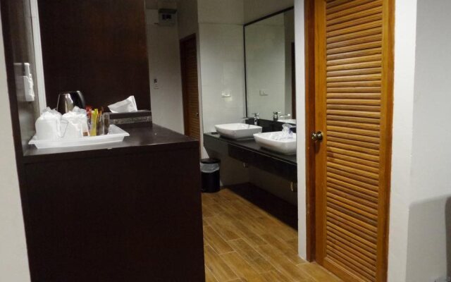Chaykwan Hotel