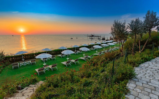 Baia Delphis Resort