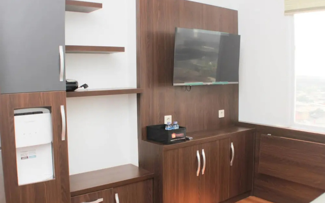 Homey And Minimalist 2Br At Patraland Urbano Apartment