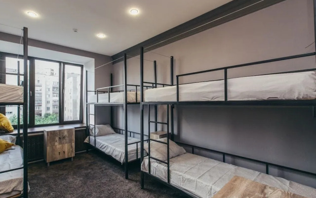 Karlson - Hostel