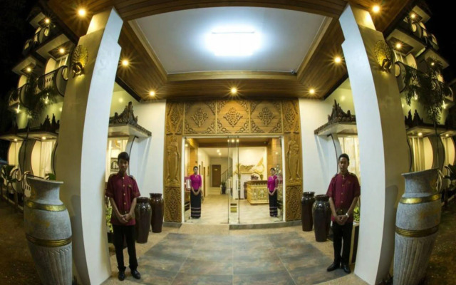 Yadanarpon Dynasty Hotel