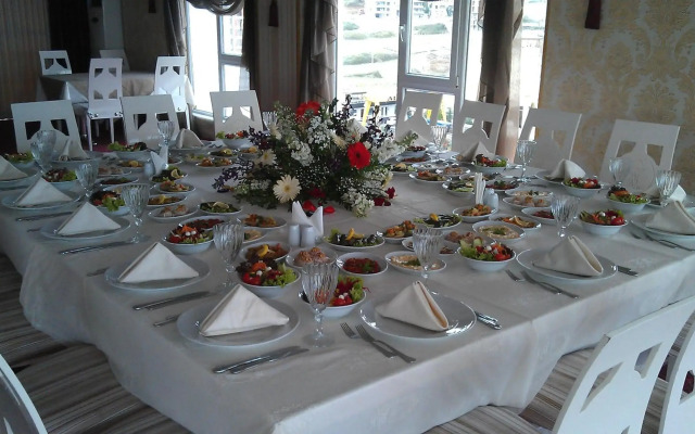 Grand Atakum Hotel