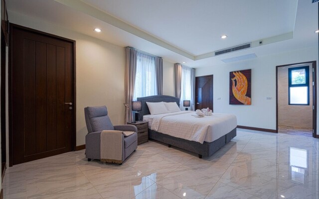 Luxury 5 Bedroom Villa nr to Beach - SRS