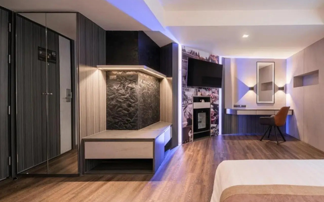 Aspira Gems Center Silom
