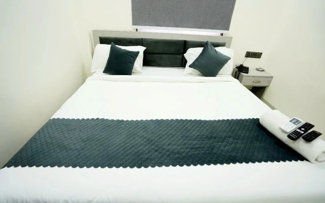 Hotel Sky City