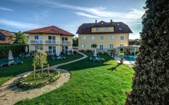Dorf Hotel Grüner Baum