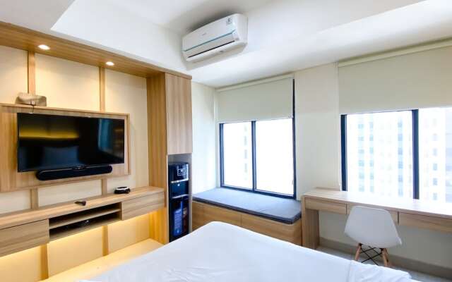 Homey And Warm Studio Room Pollux Chadstone Apartment