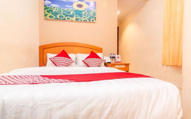 OYO 1671 D-one Hotel