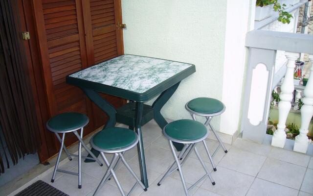 Mare - With Terrace - A1