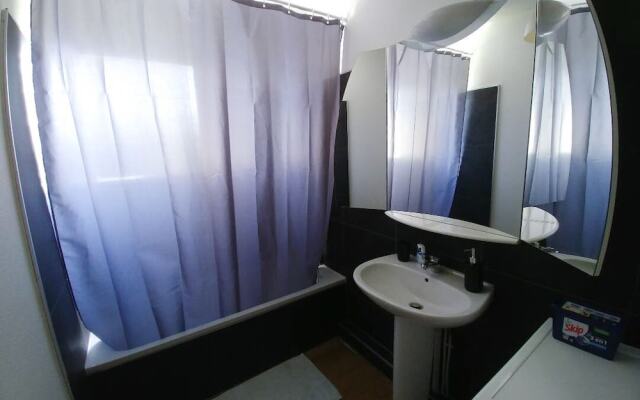 Chambre d'hôtes avec balcon et vue sur le parc, hôte privé