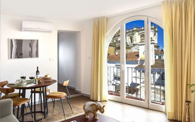 The Noble House Suites & Apartments