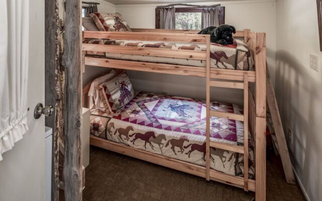 Rogers Roost - Three Bedroom Cabin