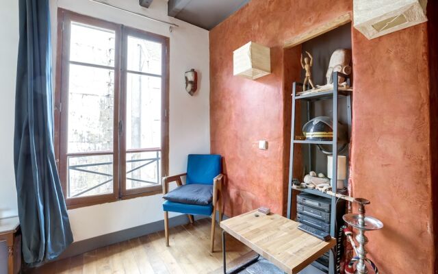 Grand prieuré apartment by Weekome