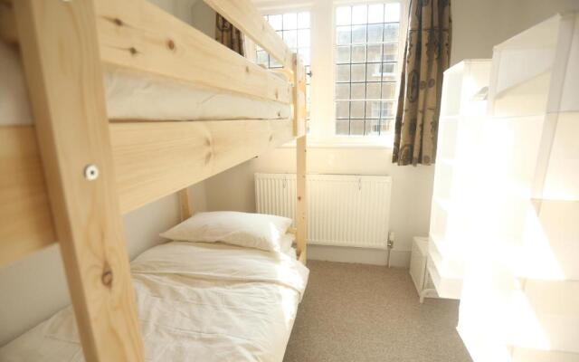 Entire Victorian Lodge in a privately gated estate with secure parking for two cars and a newly refurbished bathroom