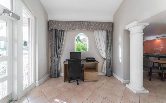 Motel 6 Hazelwood, MO