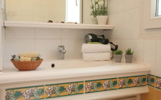 Cozy Studio in the Beautiful Fortified Town Grimaud