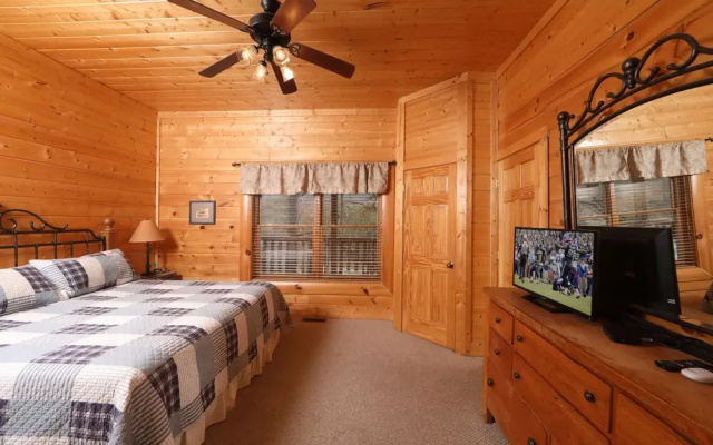 Echoes of Eden - Four Bedroom Cabin