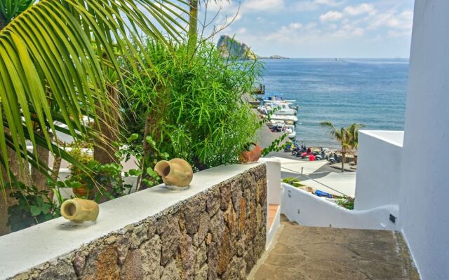 Hotel Eunymos - Trattoria Da Francesco Panarea