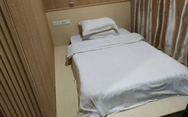 Youyou Business Hotel (Taishan Bus Terminal)