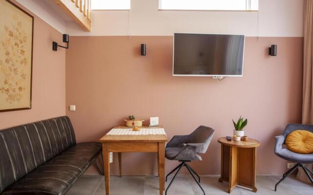 Lovely and charming guesthouse near city center, close to Rotterdam