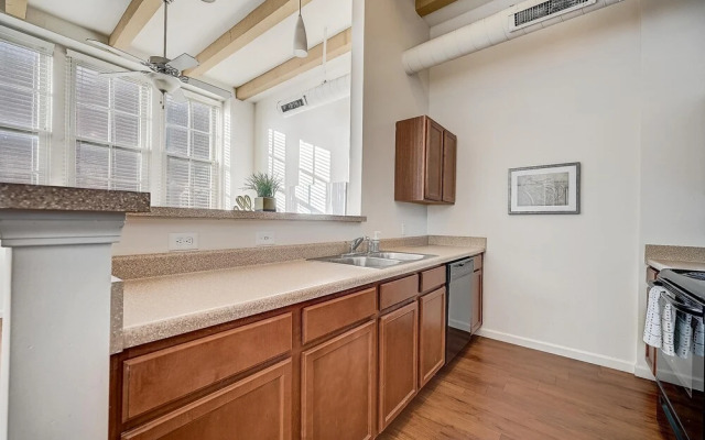 FRONTDESK 1010 Central Apts Downtown Indy