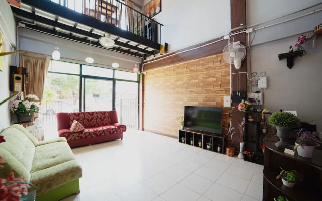 OYO 465 Krung Kao Traveller Lodge