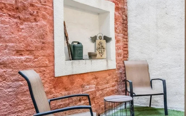 Spacious Sazerac Sanctuary