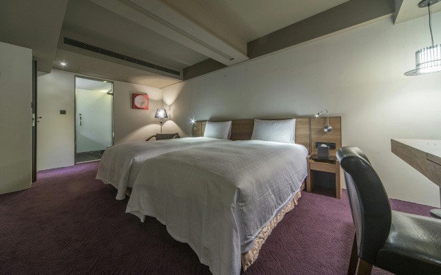Simple Plus Hotel