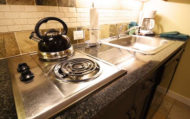 Founders Pointe 4646