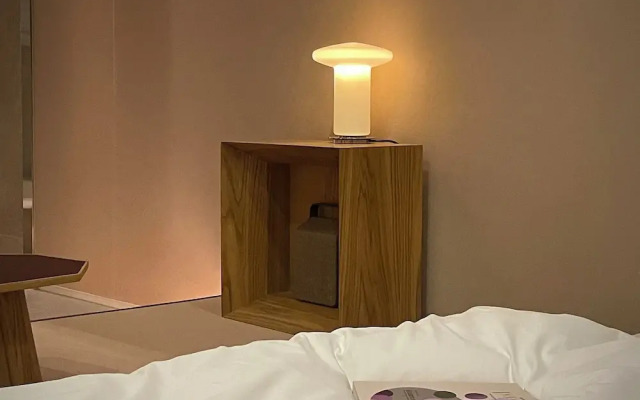 PBr7 Hotel Unusual Stay