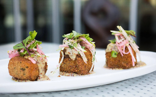 The Art Hotel Denver, Curio Collection by Hilton