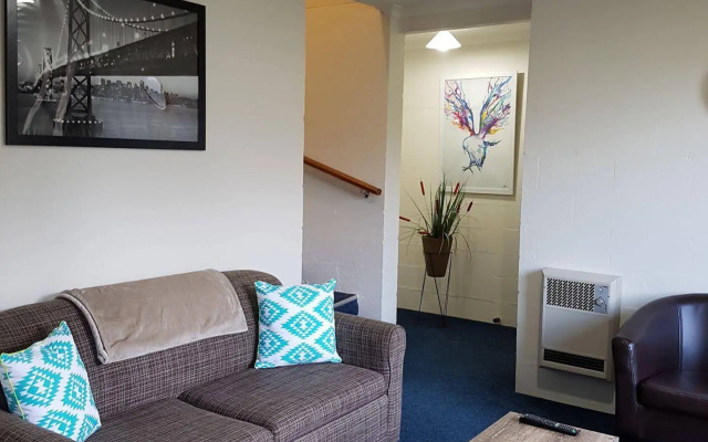 Alanvale Apartments & Motor Inn