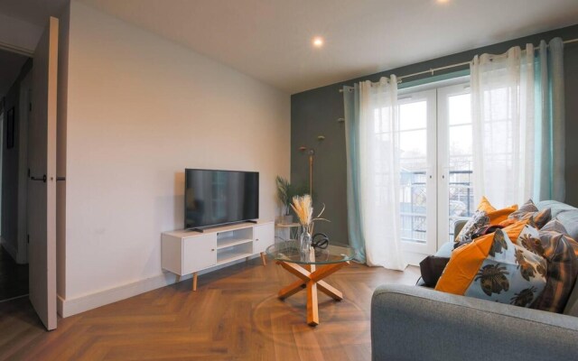 2-bed Apartment in Central Cardiff With Parking